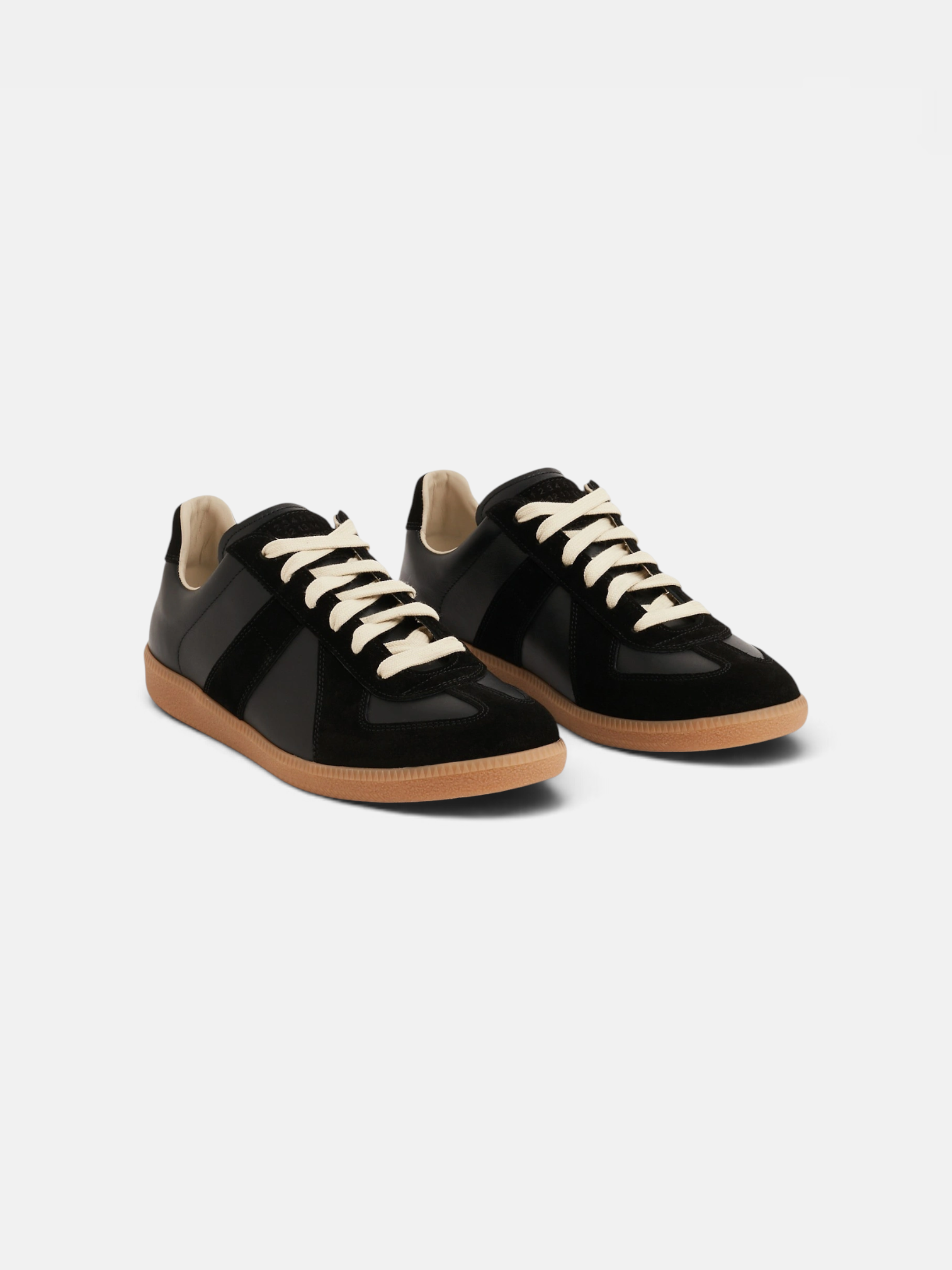 Maison Maison Margiela Replica Sneaker Black – close-up detail view in premium quality with AA+ craftsmanship