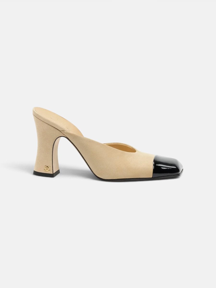 Chanel Mules in Suede Kidskin & Patent Calfskin Beige