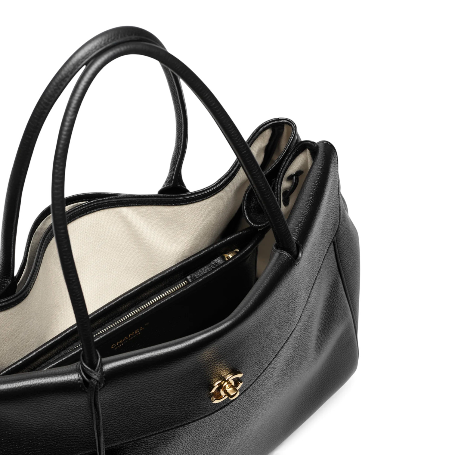 Chanel Chanel Large Tote Grained Calfskin & Gold-Tone Metal Black – detail view in premium quality with AA+ craftsmanship