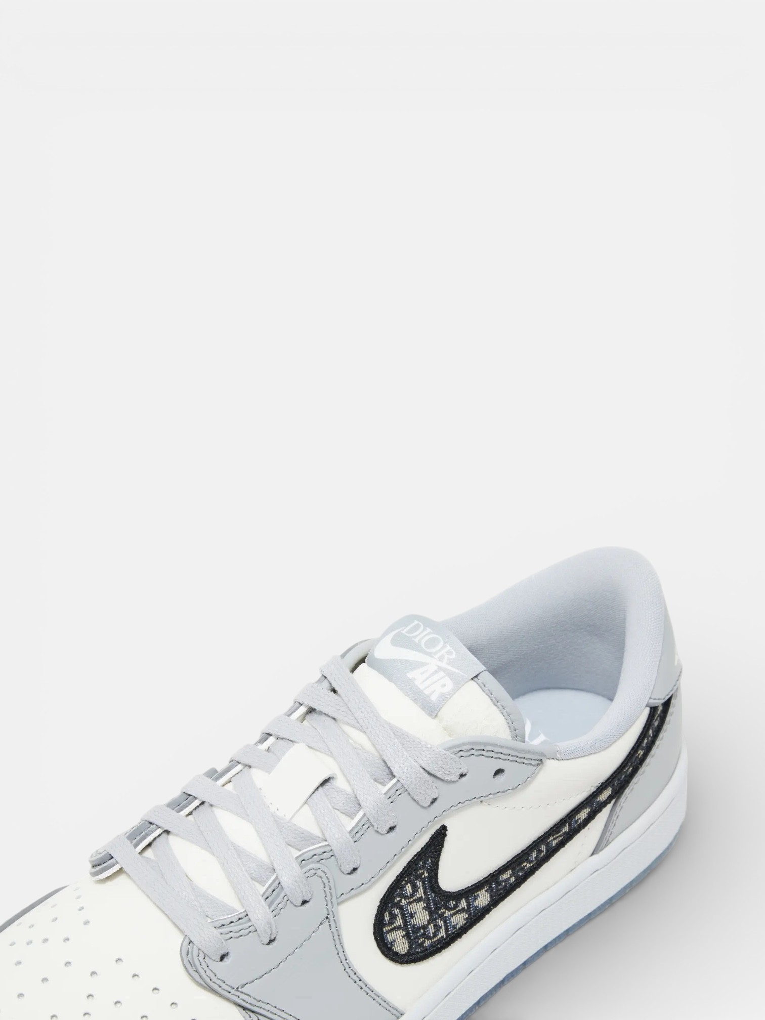 Jordan Jordan 1 Retro Low Dior – detail view in premium quality with AA+ craftsmanship