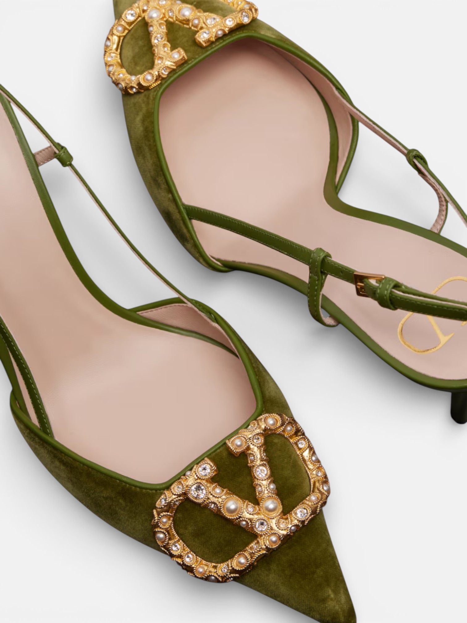Valentino Valentino Garavani Velvet Slingback Pumps Must – close-up detail view in premium quality with AA+ craftsmanship