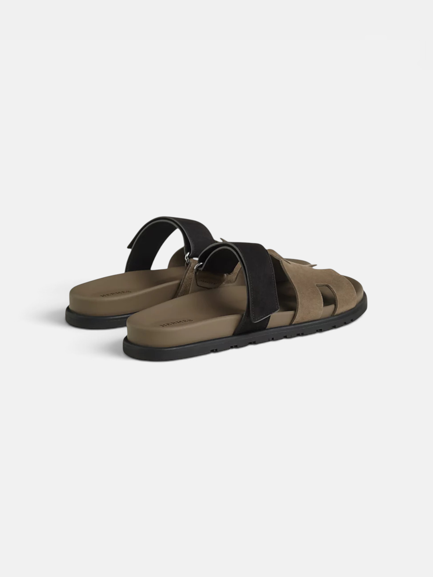 Hermes Hermes Chypre Sandal Etoupe / Noir – close-up detail view in premium quality with AA+ craftsmanship
