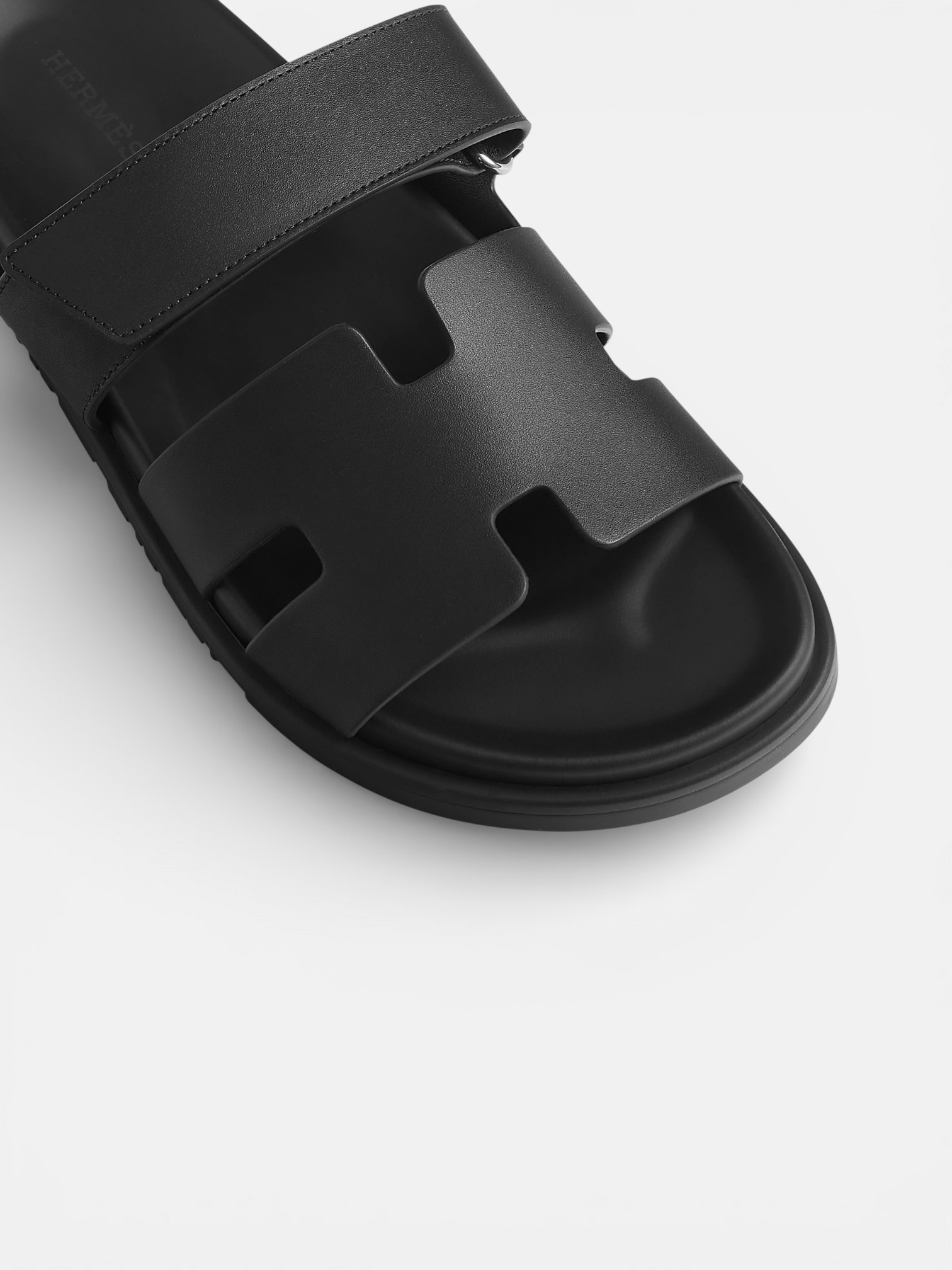 Hermes Hermes Chypre Sandal Noir – detail view in premium quality with AA+ craftsmanship