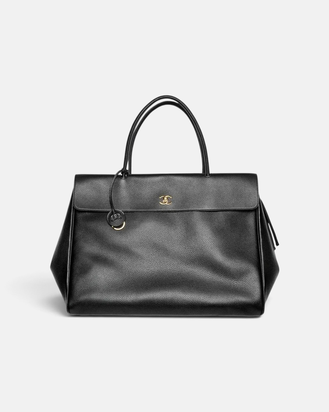 Chanel Chanel Large Tote Grained Calfskin & Gold-Tone Metal Black – side profile view in premium quality with AA+ craftsmanship