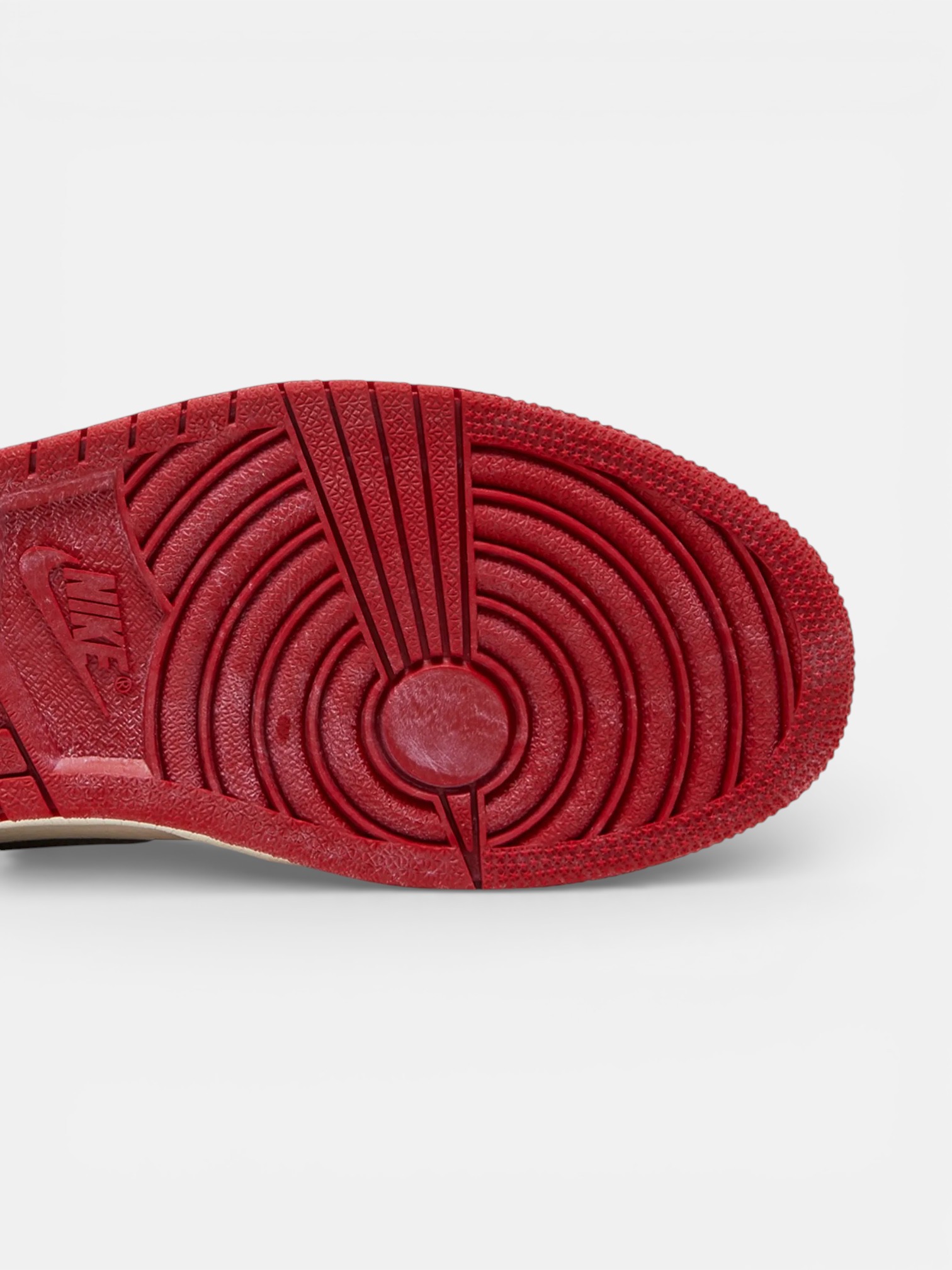 Jordan Jordan 1 Retro High OG Chicago Lost and Found – detail view in premium quality with AA+ craftsmanship