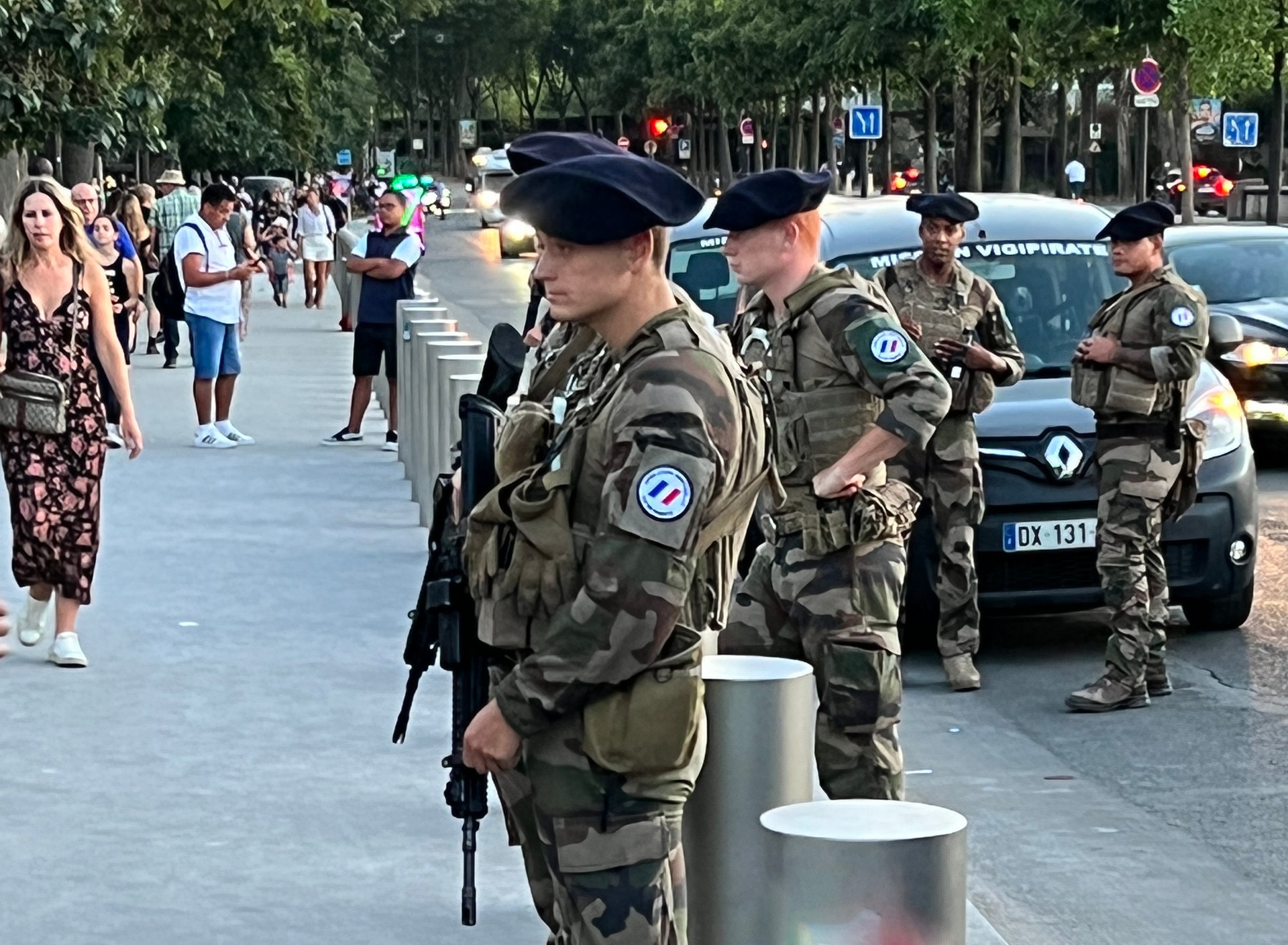 Paris - Eiffel Tower - IMG 5634 (52315112081)