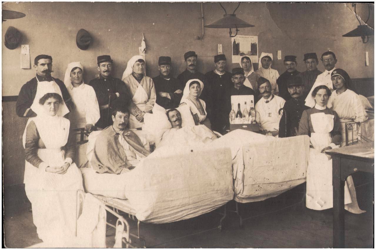 Postcard of WWI hospital ward in December 1914. Probably Le Havre region. (6238325023)