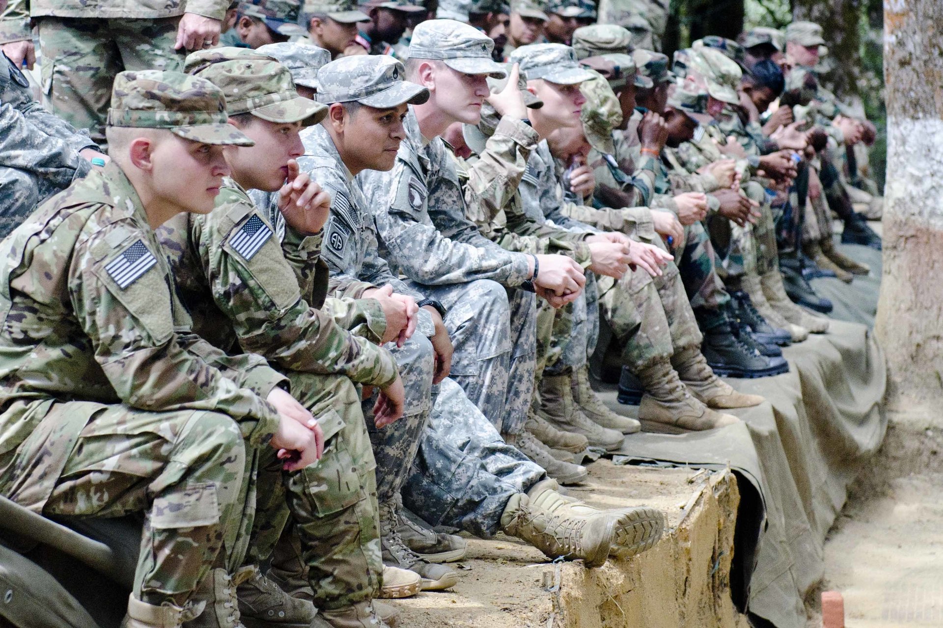 Indian army demonstrates cordon and search techniques