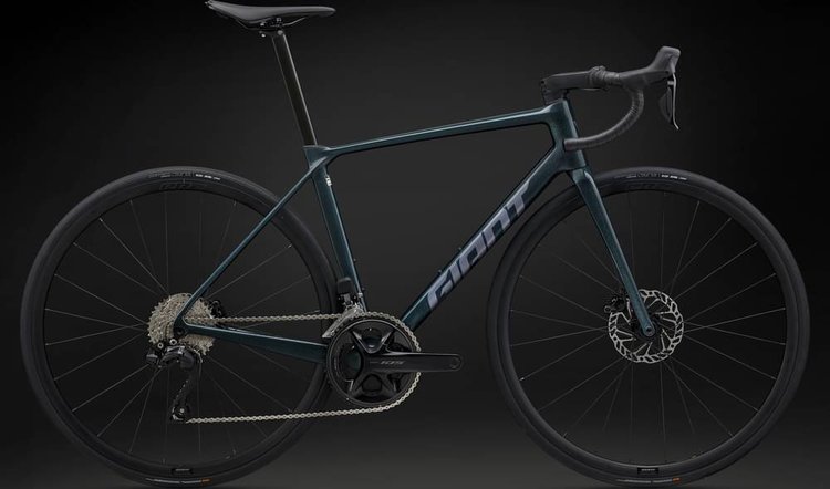 GIANT TCR ADVANCED 1 KOM 2025 - Review, Test & Price