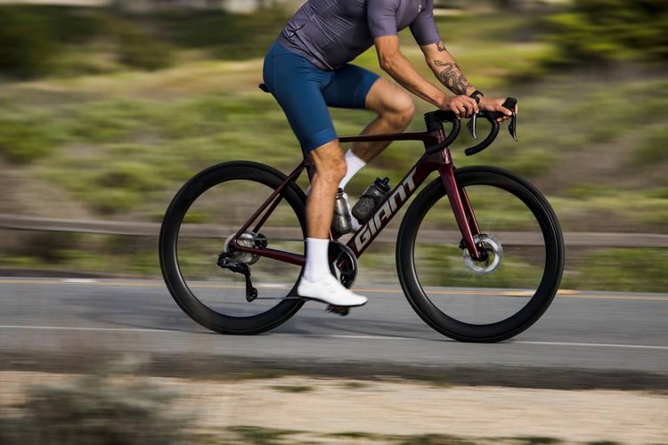 GIANT PROPEL ADVANCED PRO 0 - Test, Avis, Poids et Prix