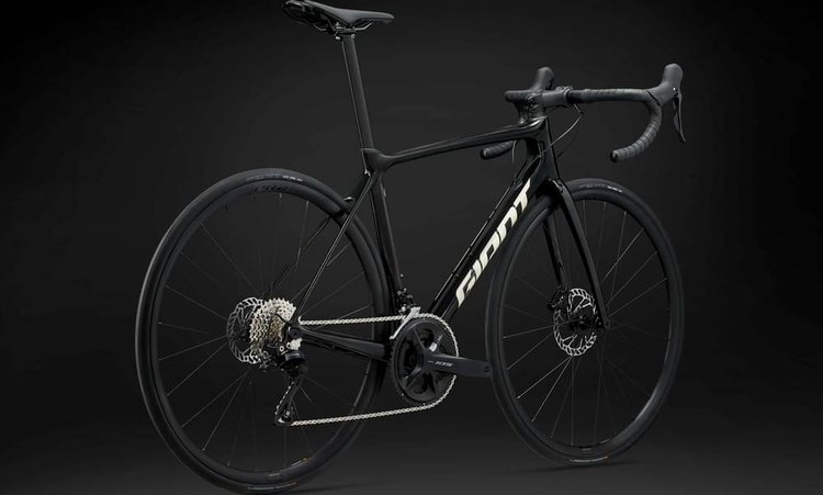 GIANT TCR ADVANCED DISC 2 KOM - Review, Test & Price