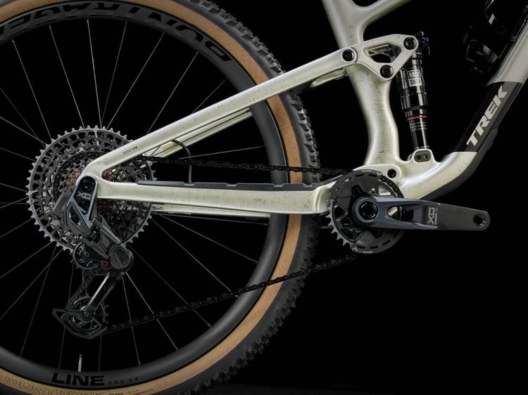 TREK TOP FUEL 9.9 X0 AXS GEN 4 2025 - Review, Test & Price