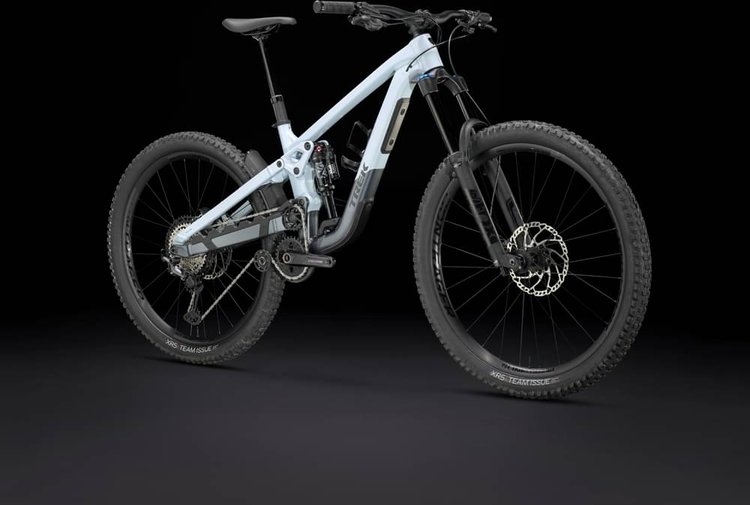 TREK SLASH 8 GEN 6 2024 - Review, Specs & Price