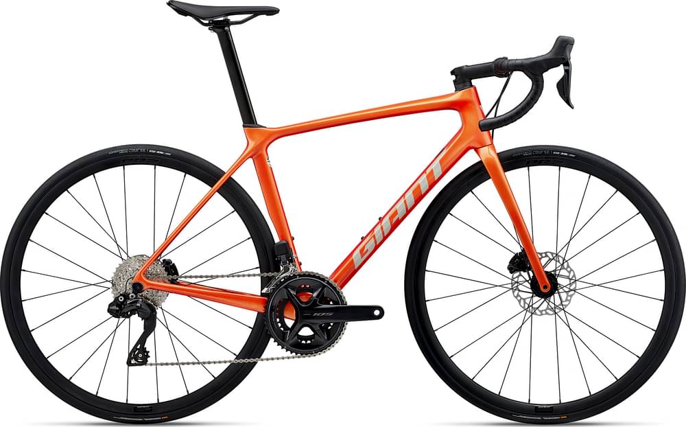 2024 ジャイアントのTCR ADVANCED 1 KOM GIANT TCR ADVANCED DISC 1 KOM 2024 - Review, Test & Price