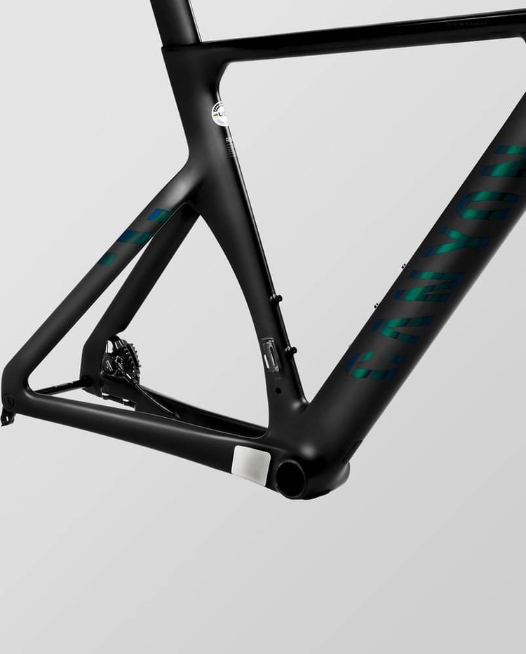 CANYON AEROAD CFR DISC FRAME AND BRAKE KIT - Review, Test & Price