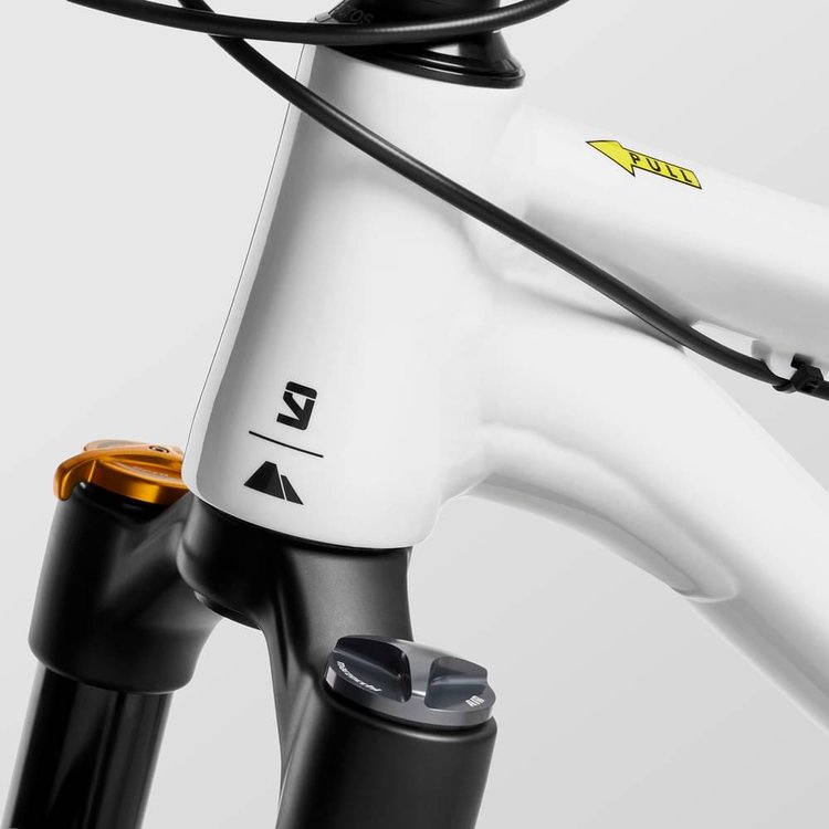 CANYON STITCHED 360 PRO NINEYARD - Review, Specs & Price