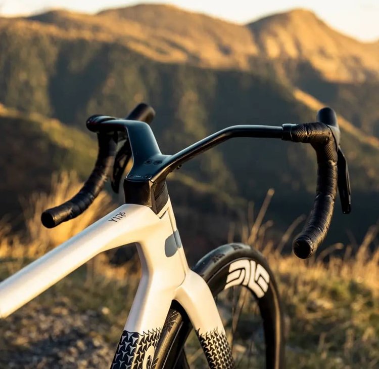 COLNAGO Y1RS CAMPAGNOLO SUPER RECORD WRL 2026 - Test, Recensioni e Prezzo