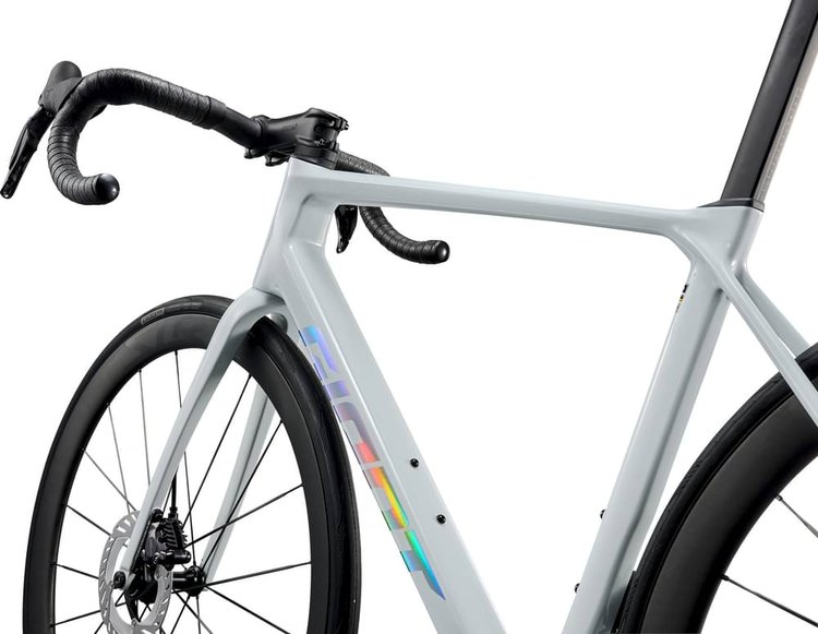 GIANT TCR ADVANCED PRO 0-DI2 2027 - Review, Test & Price