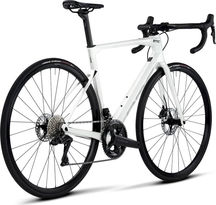 定価の半額以下！BMC roadmachine THREE ULTEGLA BMC ROADMACHINE THREE - Specs, Review, Test & Price