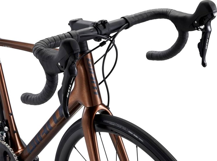 GIANT TCR ADVANCED DISC 2 KOM 2022 - Review, Test & Price