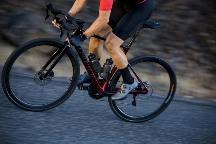 GIANT DEFY ADVANCED PRO 2 2024 - Review, Test & Price
