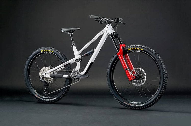 COMMENçAL CLASH 2026 - Specs, Review, Test & Price