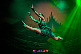 Aluna de teatro da Vibrarte em O Mágico de Oz no Teatro Serafim Gonzalez em Praia Grande