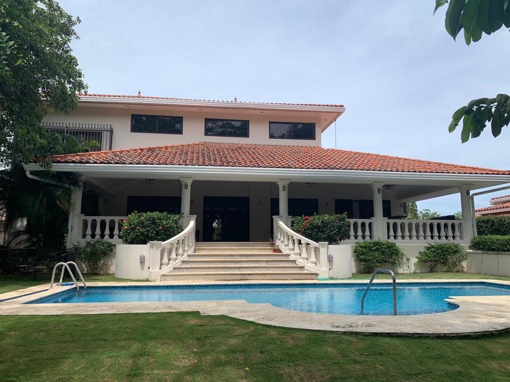 Casa con Salida al Club  de Golf