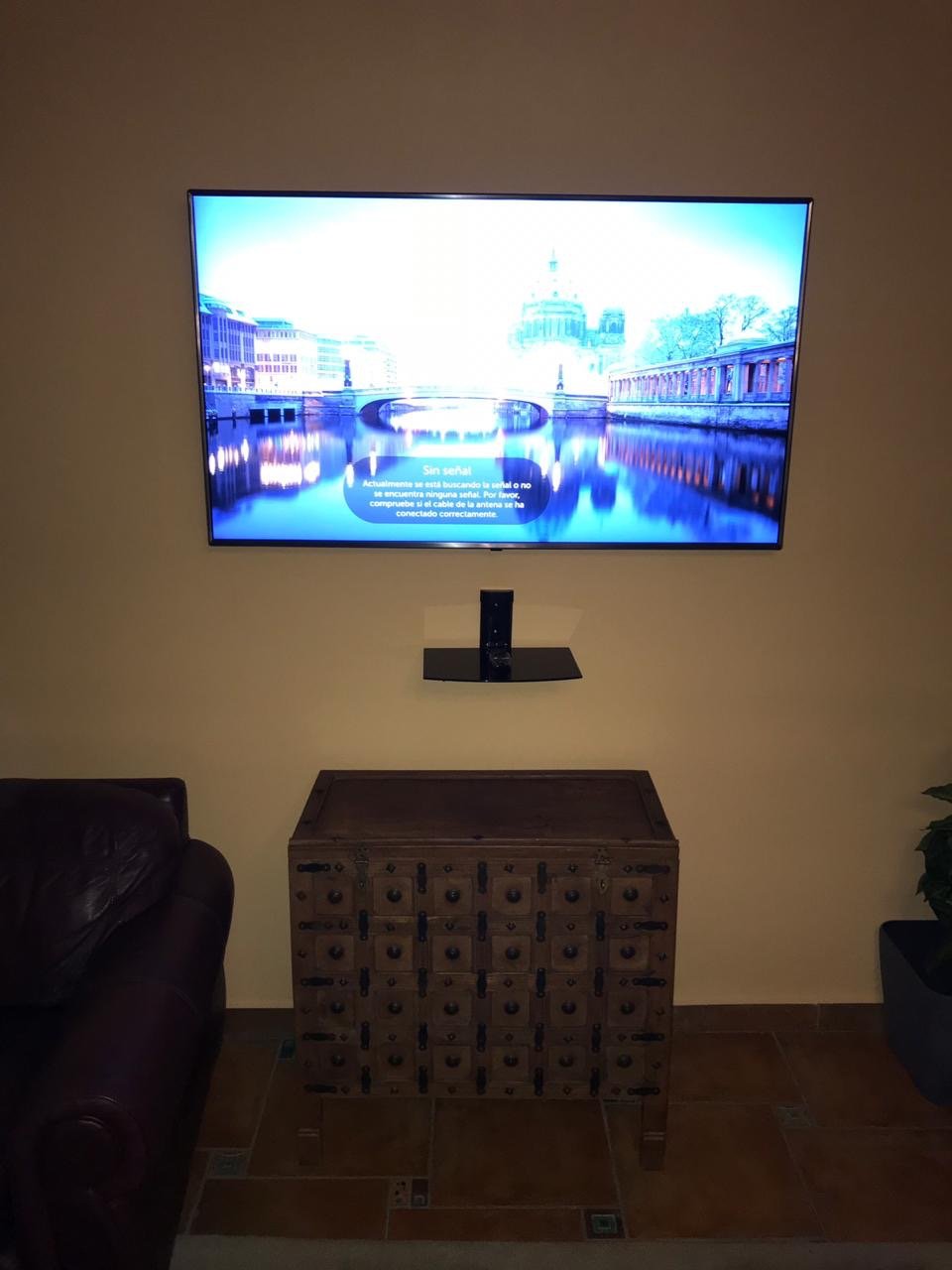 Family screen TV