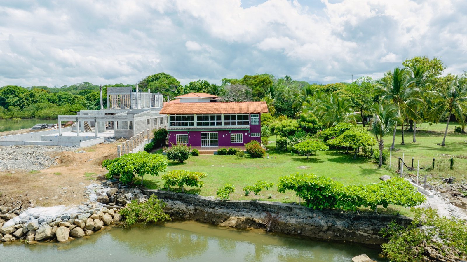 San Felix Fishing Lodge — vista aérea frente al agua