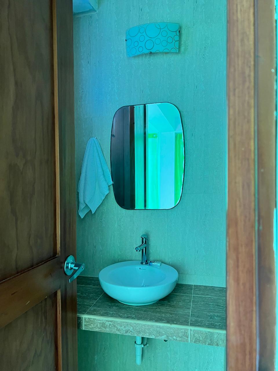 medio baño de visitas