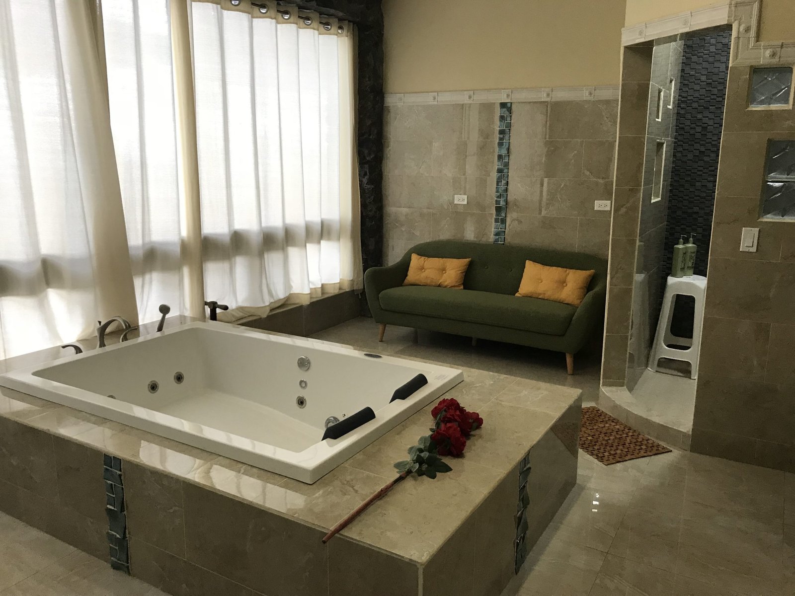 Jacuzzi.