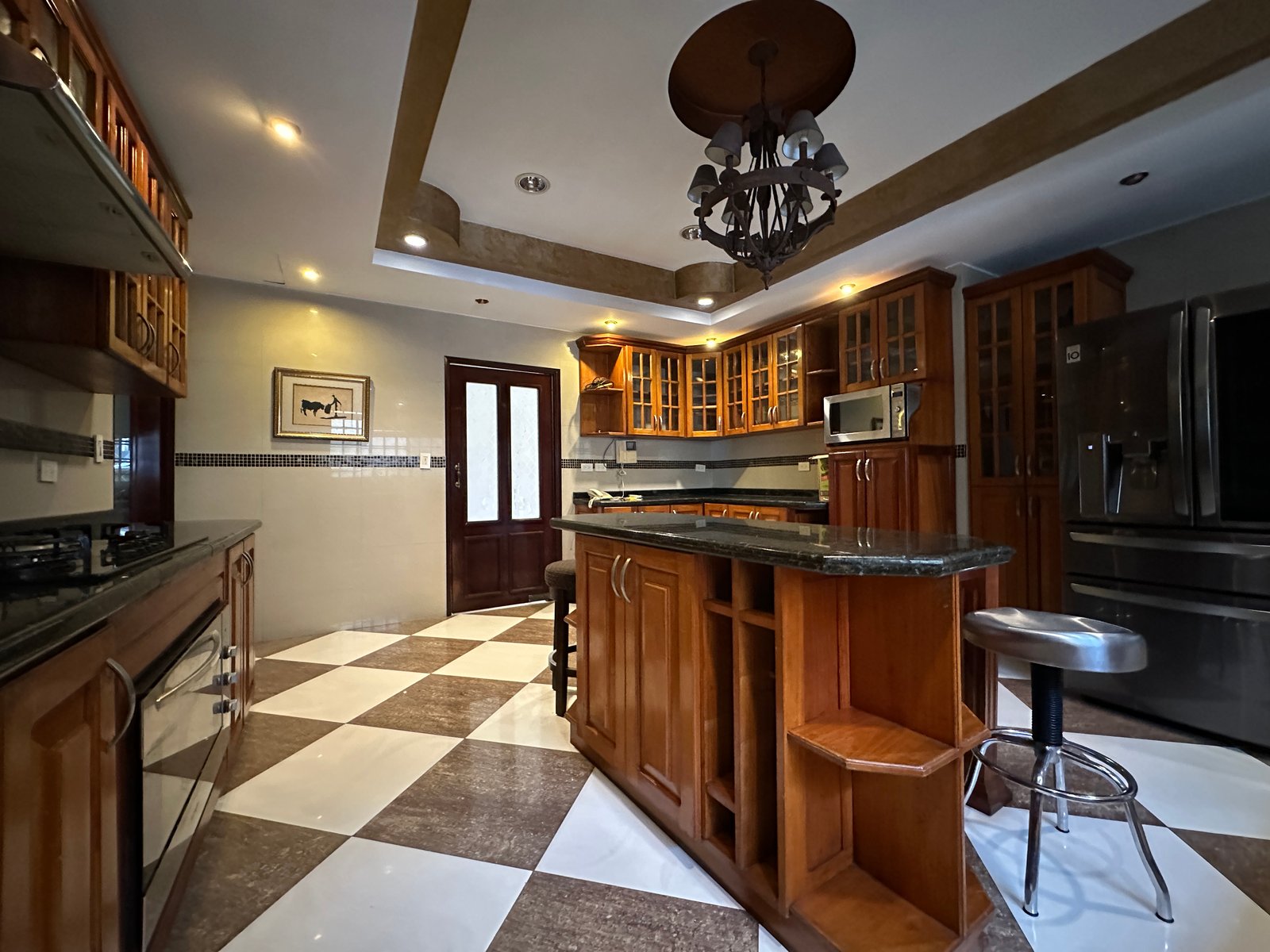 Casa en Betania — cocina, vista hacia la puerta principal
