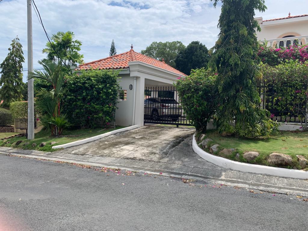 Casa con doble acceso