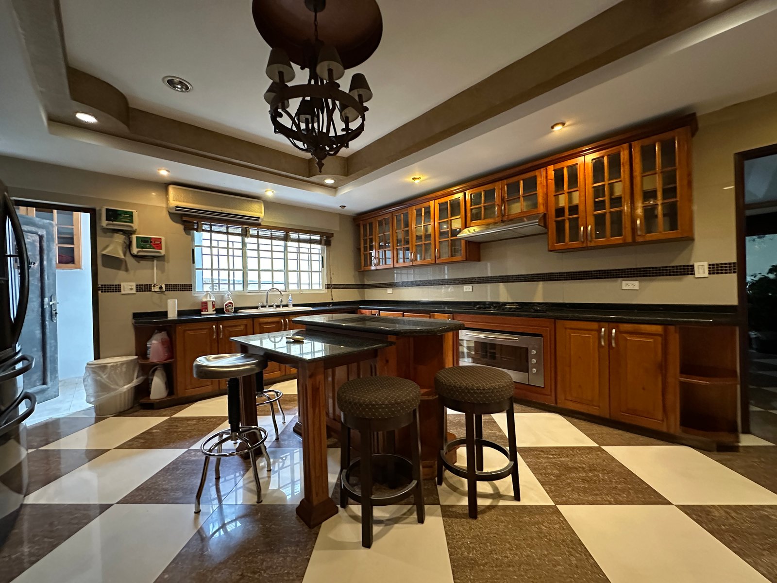 Casa en Betania — cocina con isla central