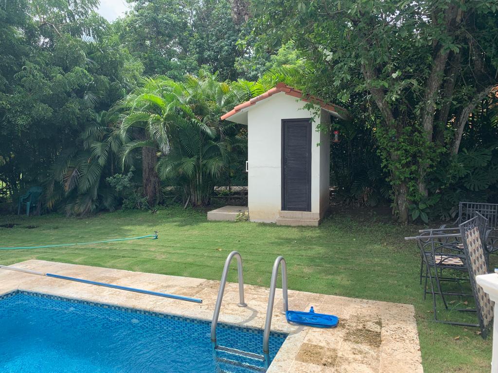 Piscina de la Villa y salida al Green