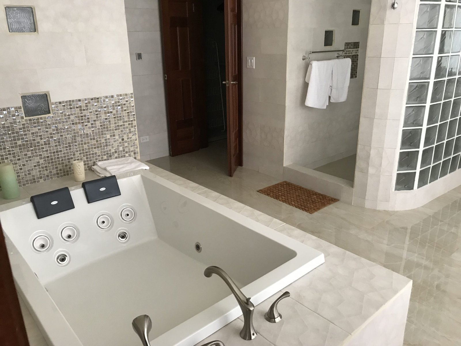 jacuzzi
