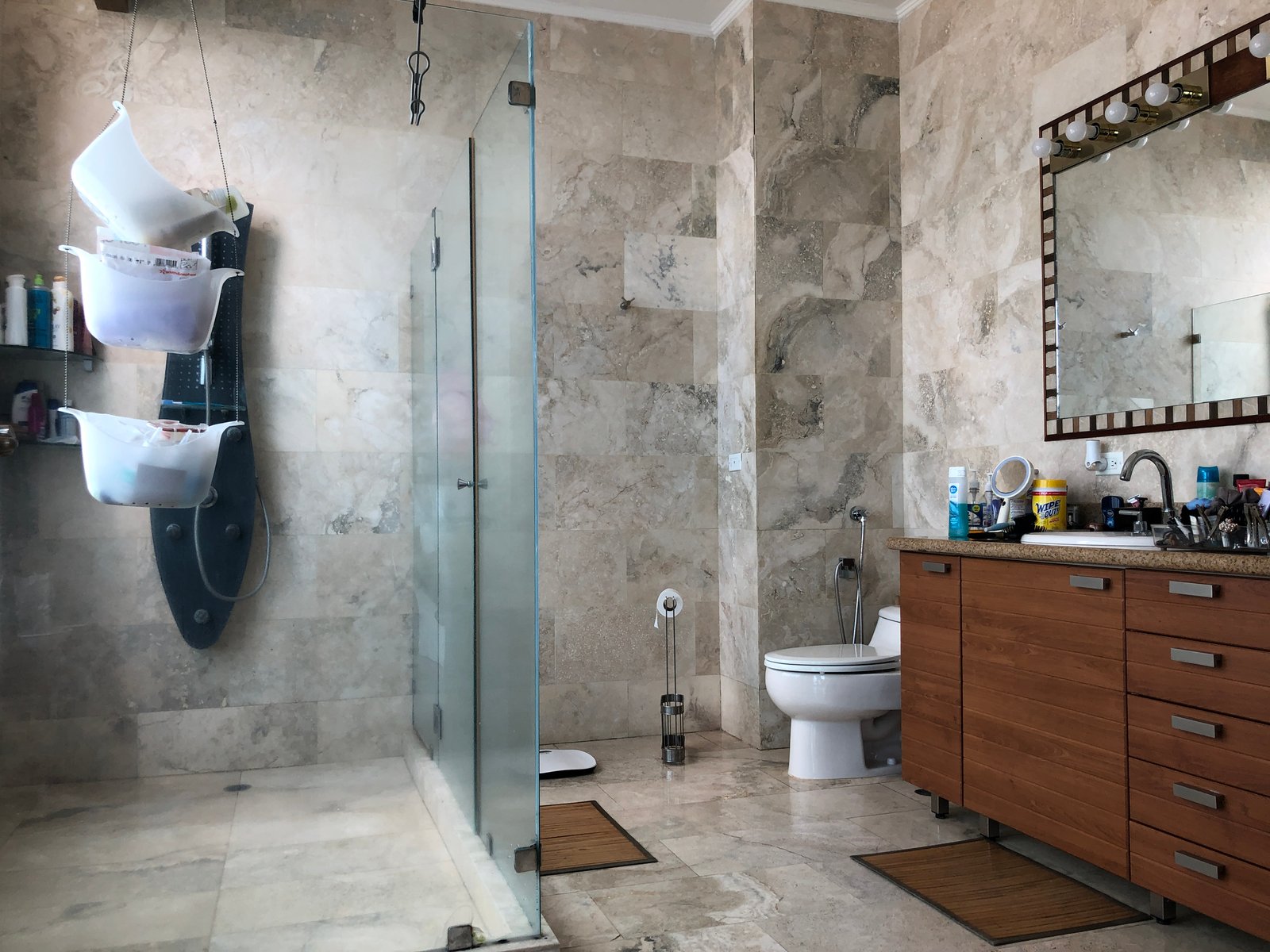 Baño Principal de Mármol