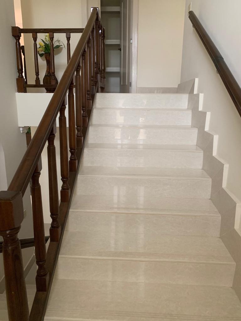 Escaleras para planta Alta