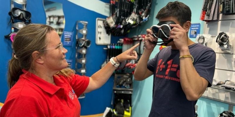 Diving mask fitting advice