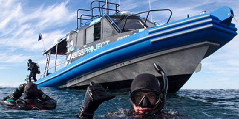 Mobile boat diving Sydney