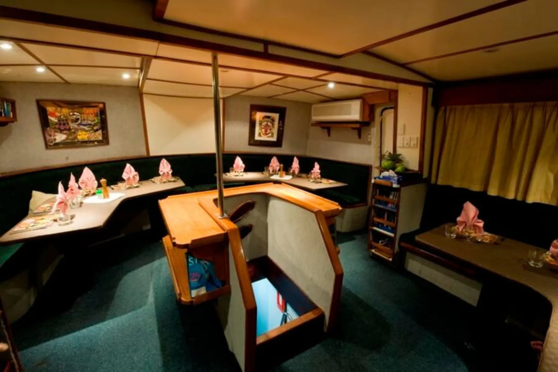 MV FeBrina saloon and dining area