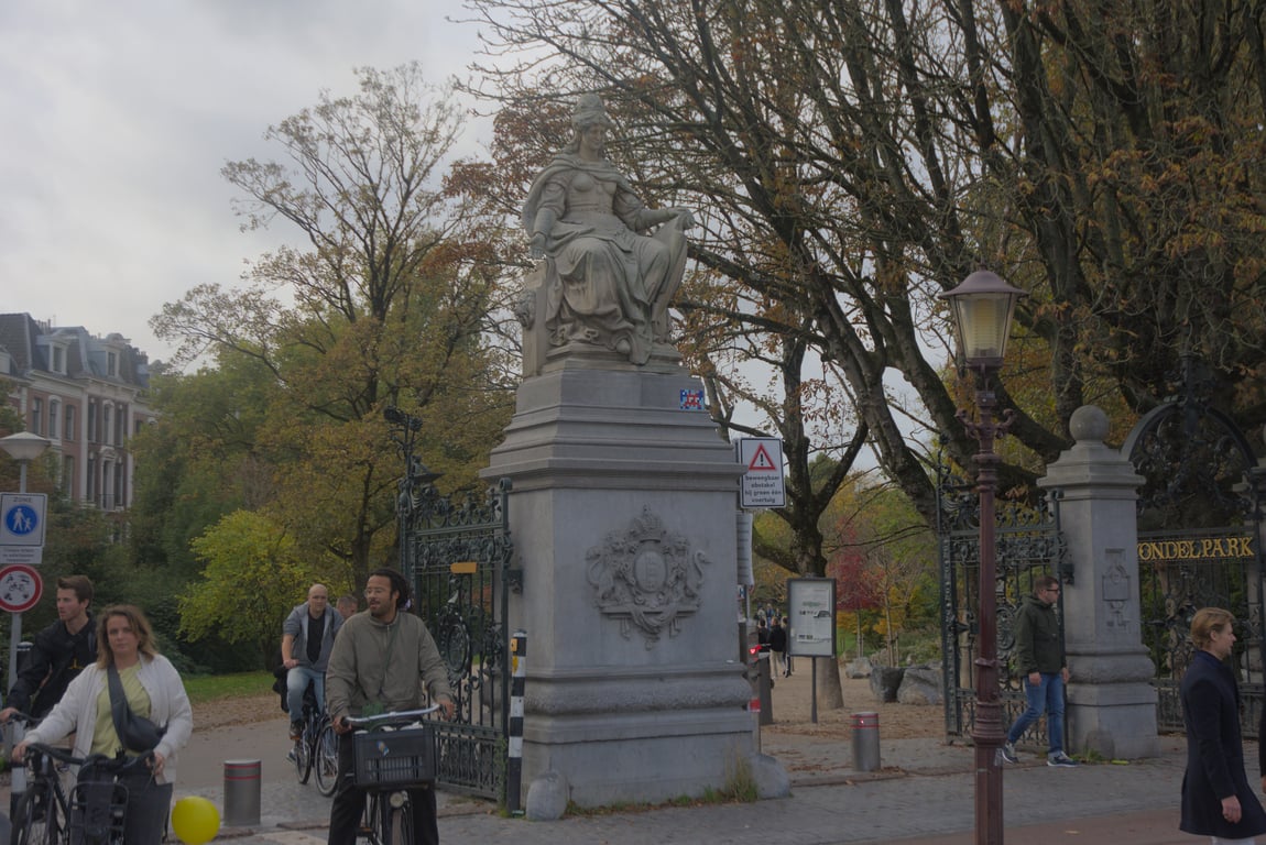 Statue of a woman at the entrance to Vondelpark