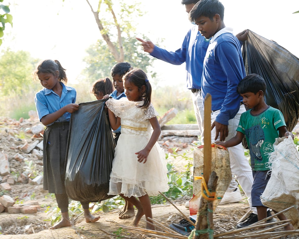 菩提迦耶思龍加村掃街
