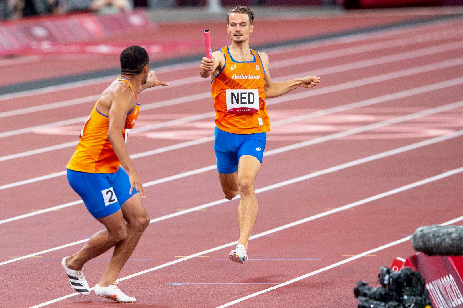 Jochem Dobber Tokyo Olympics 4x400 meter relay handover