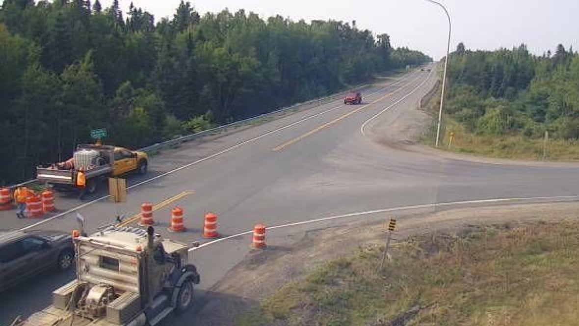 米拉米希附近野火导致8号公路封闭