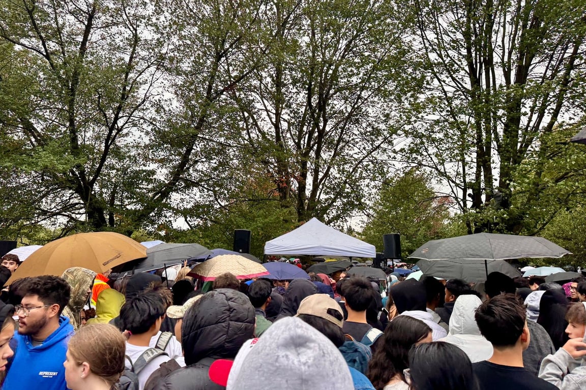 加拿大艺术家Daniel Caesar在温哥华惊喜演出