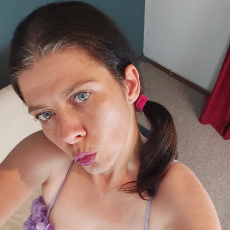 Anne Blue Eyes live on Telescope