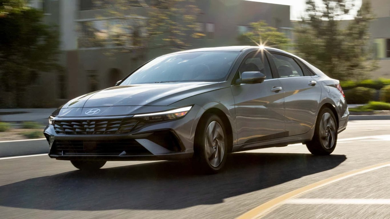 danh gia Hyundai Elantra  4.jpg