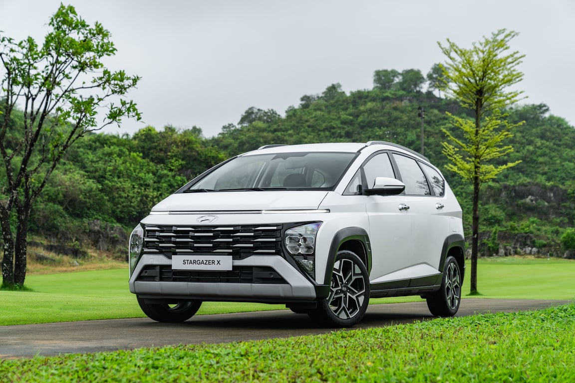 Hyundai-Stargazer-X-2.jpg